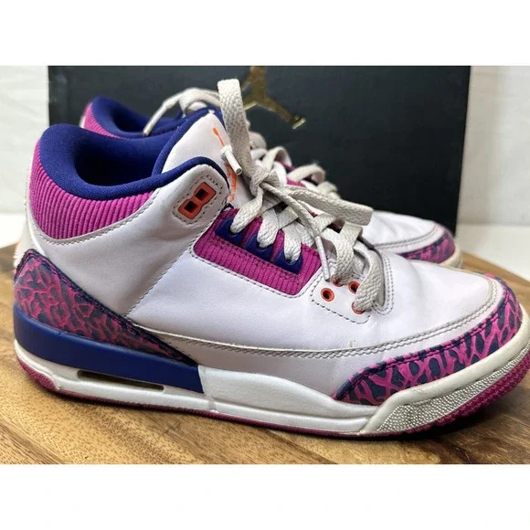 Air Jordan 3 Retro Size 5 Y 441140-500 Barely Grape/Fire Pink - Picture 1 of 16
